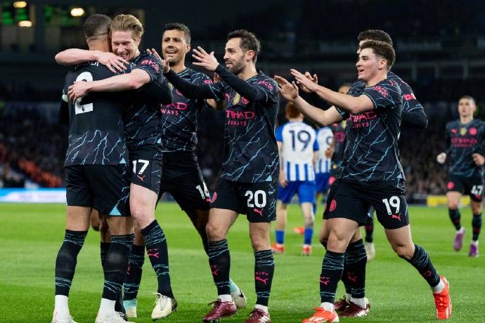 罗马最稳一环还是他，托蒂盛赞门将斯维拉尔，你让其他人怎么混