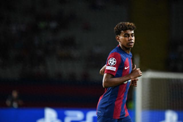 记者：巴洛特利与达曼协作的传闻不实，没有球队有意签下他（记者：巴洛特利与达曼合作传闻不实，暂无球队有意引进他）